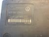ABS pump from a Volkswagen Polo IV (9N1/2/3), 2001 / 2012 1.2 12V, Hatchback, Petrol, 1.198cc, 47kW (64pk), FWD, AZQ, 2001-11 / 2005-04, 9N1 2002