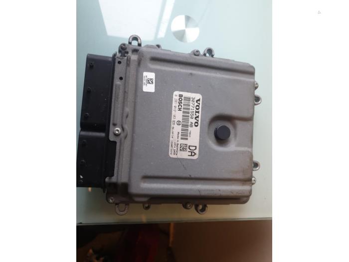 Used Engine management computer Volvo XC90 I 2.4 D5 20V Price € 100,00 Margin scheme offered by Umit Sloperij