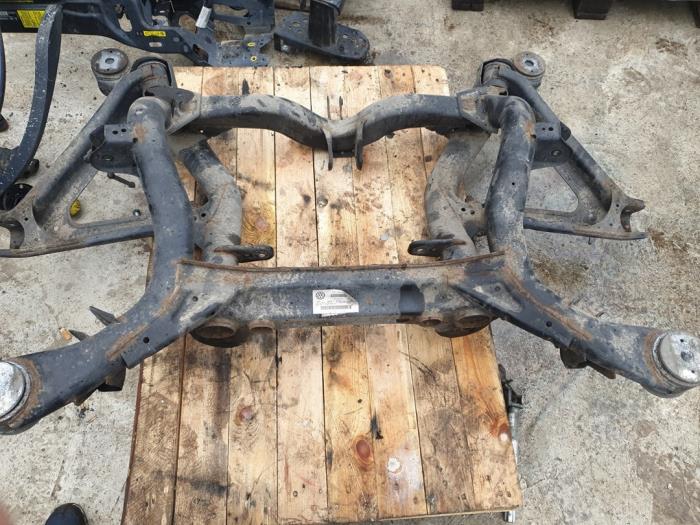 Used Subframe Volkswagen Touareg (7PA/PH) 3.0 TDI V6 24V Price € 120,00 Margin scheme offered by Umit Sloperij