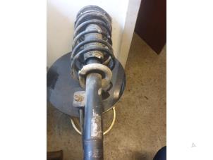 Begagnade Stötdämparstång, höger fram Peugeot 406 Break (8E/F) 2.0 HDi 110 Pris € 50,00 Marginaltabell erbjuds av Umit Sloperij