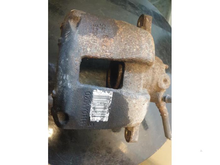 Gebrauchte Bremszange links vorne Peugeot 207/207+ (WA/WC/WM) 1.6 HDi 16V Preis € 35,00 Margenregelung angeboten von Umit Sloperij