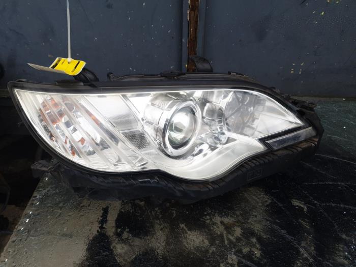 Używane Reflektor prawy Subaru Outback (BP) 2.5 16V Cena € 150,00 Procedura marży oferowane przez Umit Sloperij