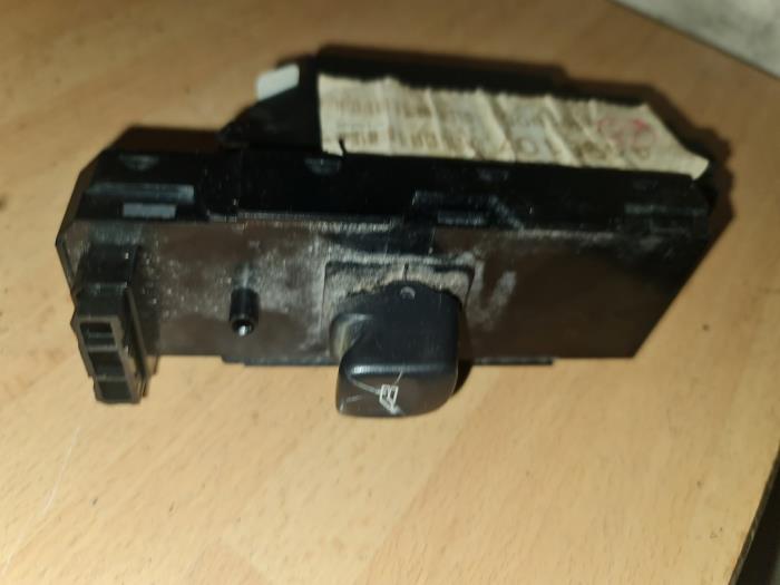 Electric window switch from a Volvo XC90 I 2.5 T 20V 2007