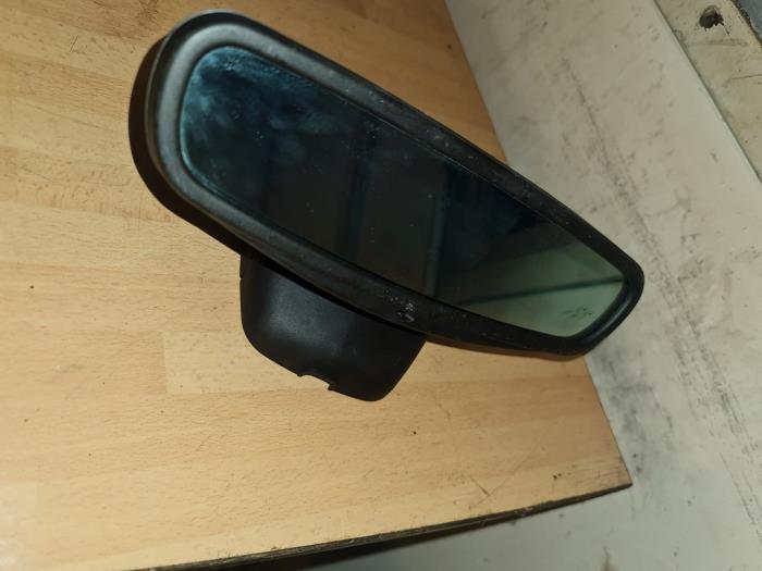 Używane Lusterko wewnetrzne Renault Clio IV Estate/Grandtour (7R) Cena € 30,00 Procedura marży oferowane przez Umit Sloperij