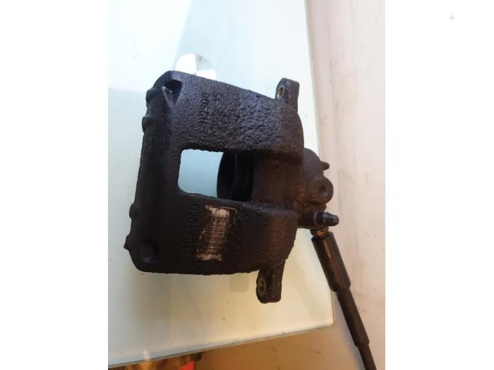 Gebrauchte Bremszange links vorne Peugeot 207/207+ (WA/WC/WM) 1.6 HDi 16V Preis € 35,00 Margenregelung angeboten von Umit Sloperij