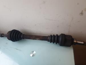 Used Front drive shaft, left Peugeot 206 (2A/C/H/J/S) 1.4 HDi Price € 50,00 Margin scheme offered by Umit Sloperij