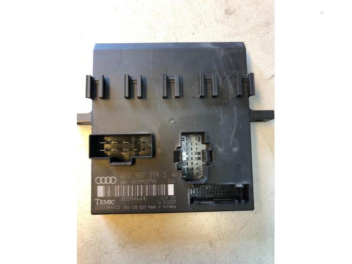 Used Body control computer Audi A8 (D3) Price € 70,00 Margin scheme offered by Umit Sloperij