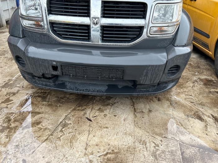 Usados Parachoques Dodge Nitro Precio € 150,00 Norma de margen ofrecido por Umit Sloperij