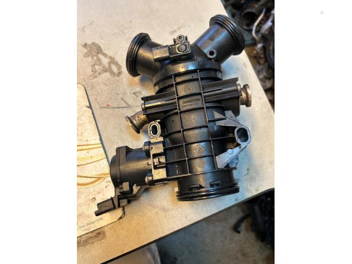 Gebrauchte Drosselklappengehäuse Citroen C6 (TD) 2.7 HDiF V6 24V Preis € 50,00 Margenregelung angeboten von Umit Sloperij