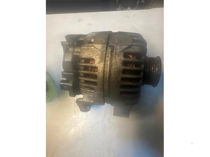 Usagé Dynamo Opel Corsa D 1.0 12V Twinport Prix € 40,00 Règlement à la marge proposé par Umit Sloperij