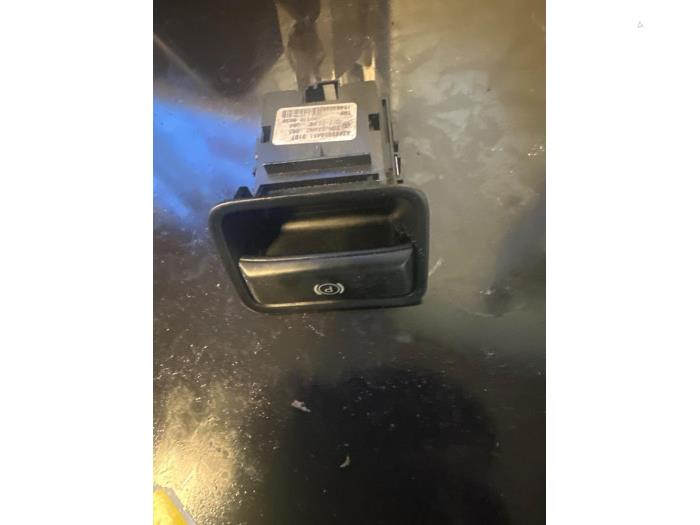 Gebrauchte Handbremse Schalter Mercedes GLA AMG (156.9) 2.0 45 AMG Turbo 16V Preis € 15,00 Margenregelung angeboten von Umit Sloperij