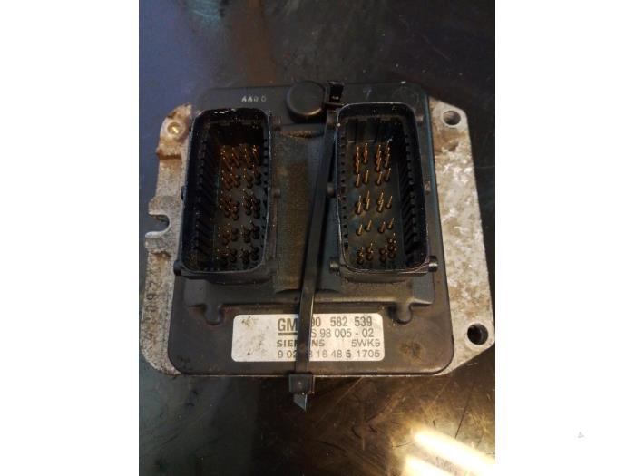 Used Engine management computer Opel Zafira (F75) 1.8 16V Price € 250,00 Margin scheme offered by Umit Sloperij