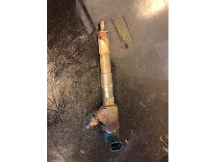 Usagé Injecteurs Fiat Doblo Cargo (263) 1.6 D Multijet Prix € 50,00 Règlement à la marge proposé par Umit Sloperij