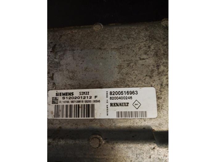 Used Engine management computer Renault Clio II (BB/CB) 1.2 16V Price € 80,00 Margin scheme offered by Umit Sloperij
