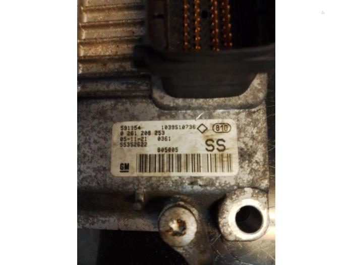Używane Komputer sterowania silnika Opel Corsa C (F08/68) 1.2 16V Twin Port Cena € 90,00 Procedura marży oferowane przez Umit Sloperij