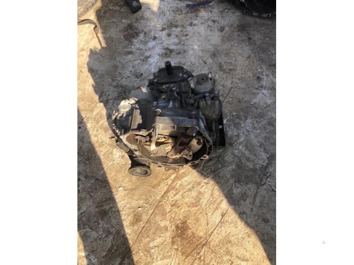 Usagé Boite de vitesses Volkswagen Polo III (6N2) 1.4 Prix € 120,00 Règlement à la marge proposé par Umit Sloperij