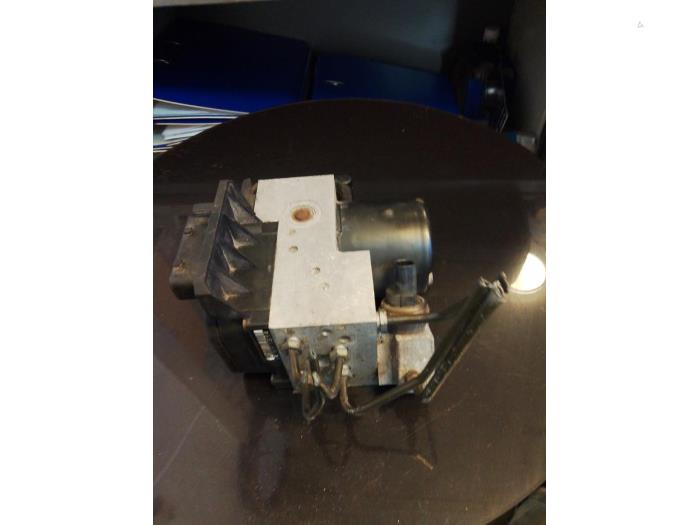 Used ABS pump Mercedes S (W220) 5.0 S-500 V8 24V Price € 70,00 Margin scheme offered by Umit Sloperij