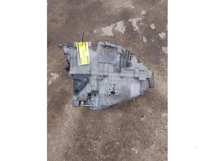 Usagé Boîte de vitesse Volvo S60 I (RS/HV) 2.4 20V 140 Prix € 120,00 Règlement à la marge proposé par Umit Sloperij
