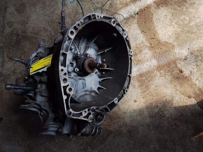 Usagé Boîte de vitesse Renault Megane II (BM/CM) 1.9 dCi 115 Prix € 150,00 Règlement à la marge proposé par Umit Sloperij