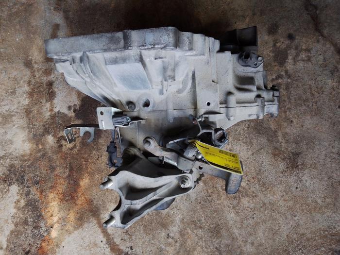 Usagé Boîte de vitesse Mazda 2 (DE) 1.3 16V S-VT High Power Prix € 120,00 Règlement à la marge proposé par Umit Sloperij