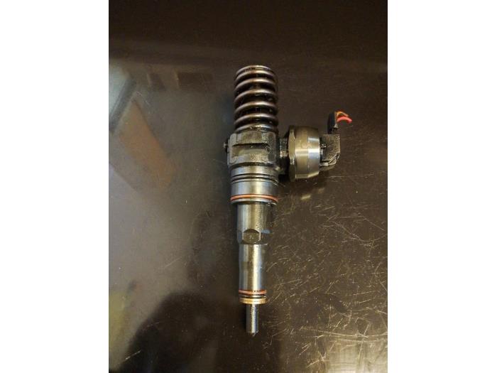 Usagé Injecteurs Volkswagen Polo IV (9N1/2/3) 1.4 TDI 75 Prix € 40,00 Règlement à la marge proposé par Umit Sloperij