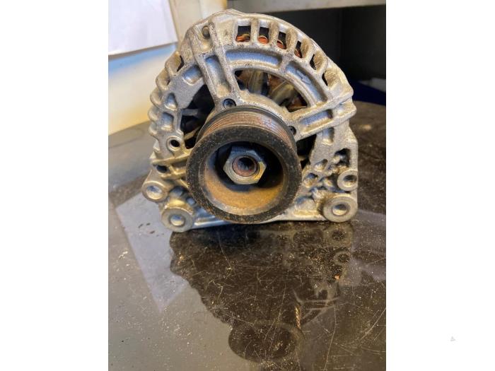 Gebrauchte Dynamo Volkswagen New Beetle (9C1/9G1) 2.0 Preis € 30,00 Margenregelung angeboten von Umit Sloperij