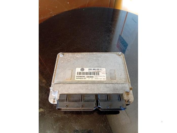 Used Engine management computer Volkswagen Polo IV (9N1/2/3) 1.2 Price € 50,00 Margin scheme offered by Umit Sloperij