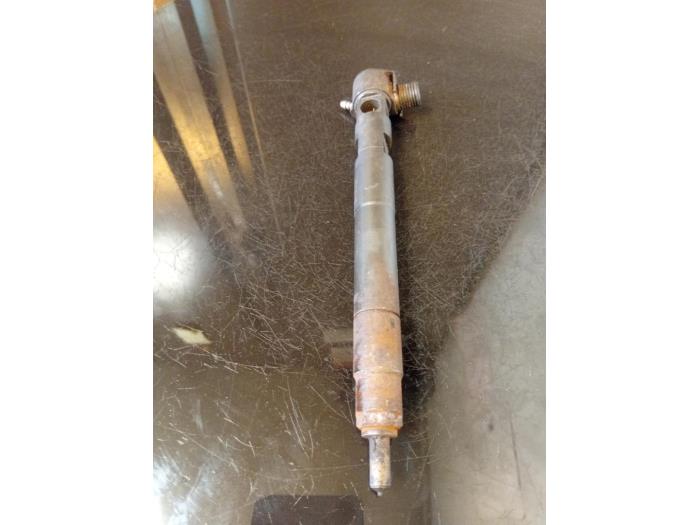 Usagé Injecteurs Chevrolet Orlando 2.0 D 16V Prix € 75,00 Règlement à la marge proposé par Umit Sloperij