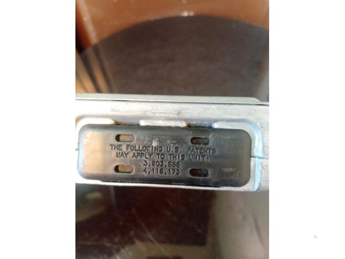 Engine management computer from a Ford Focus 1 Wagon 1.6 16V 2002