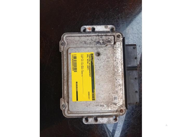 Used Engine management computer Opel Astra H SW (L35) 1.9 CDTi 100 Price € 75,00 Margin scheme offered by Umit Sloperij