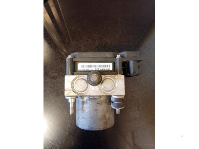 Usagé Bloc ABS Fiat Punto II (188) 1.9 JTD 85 Prix € 50,00 Règlement à la marge proposé par Umit Sloperij