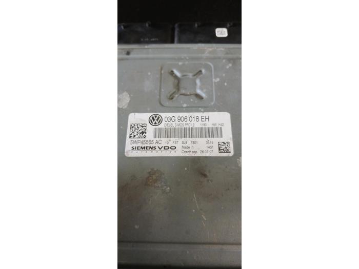 Engine management computer from a Volkswagen Touran (1T1/T2) 2.0 TDI 16V 170 2008