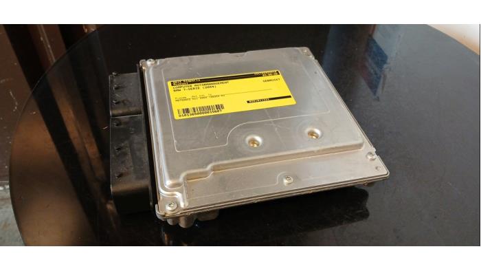 Used Engine management computer BMW 7 serie (E65/E66/E67) 730d 24V Price € 150,00 Margin scheme offered by Umit Sloperij