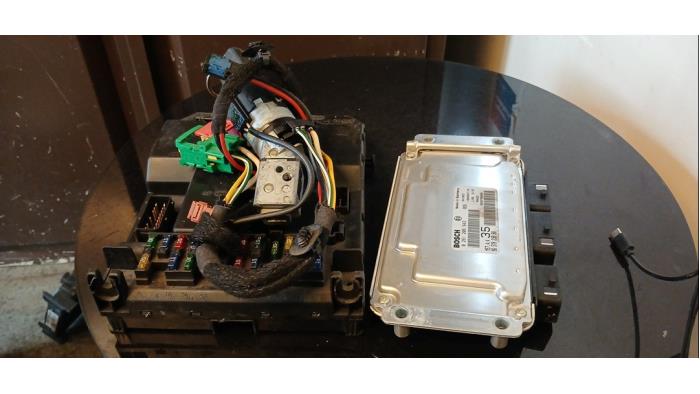Used Engine management computer Peugeot 307 (3A/C/D) 1.6 16V Price € 200,00 Margin scheme offered by Umit Sloperij