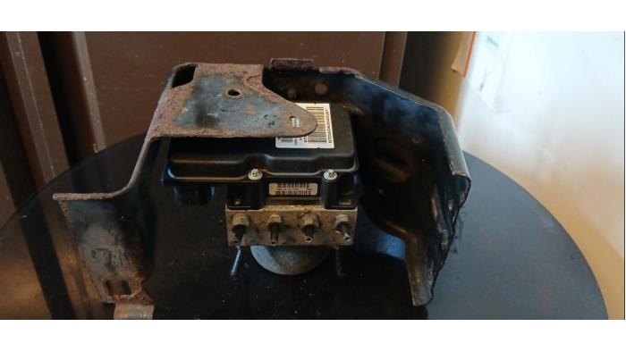 Begagnade ABS-pump Citroen C4 Berline (LC) 1.6 HDi 16V Pris € 70,00 Marginaltabell erbjuds av Umit Sloperij