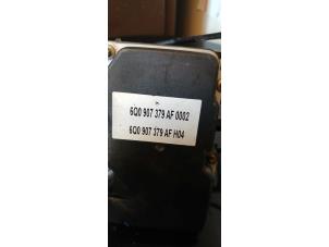 ABS-pump från en Volkswagen Polo IV (9N1/2/3) 1.2 12V 2006
