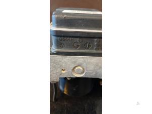 Bloc ABS d'un Volkswagen Polo IV (9N1/2/3) 1.2 12V 2006