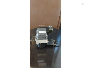 Bloc ABS d'un Volkswagen Polo IV (9N1/2/3) 1.2 12V 2006