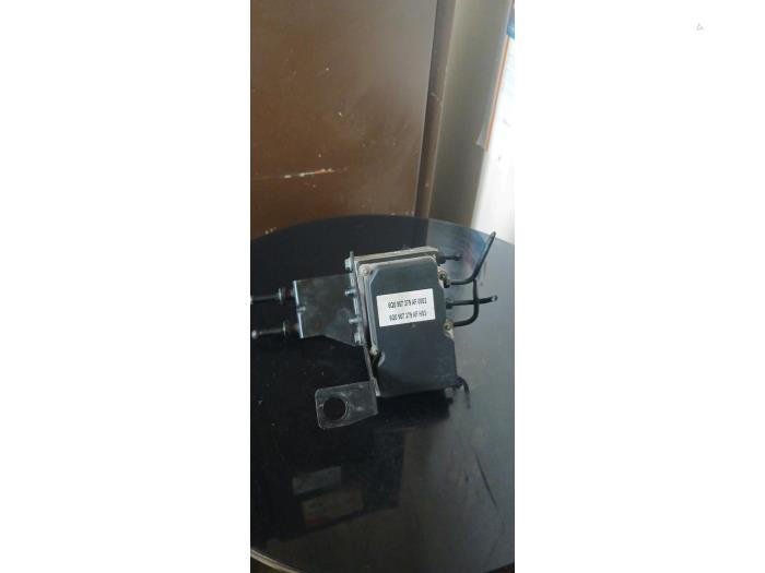 Usados Bomba ABS Volkswagen Polo IV (9N1/2/3) 1.2 12V Precio € 150,00 Norma de margen ofrecido por Umit Sloperij