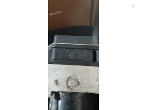 ABS-pump från en Volkswagen Polo IV (9N1/2/3) 1.2 12V 2006