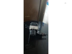 ABS-pump från en Volkswagen Polo IV (9N1/2/3) 1.2 12V 2006