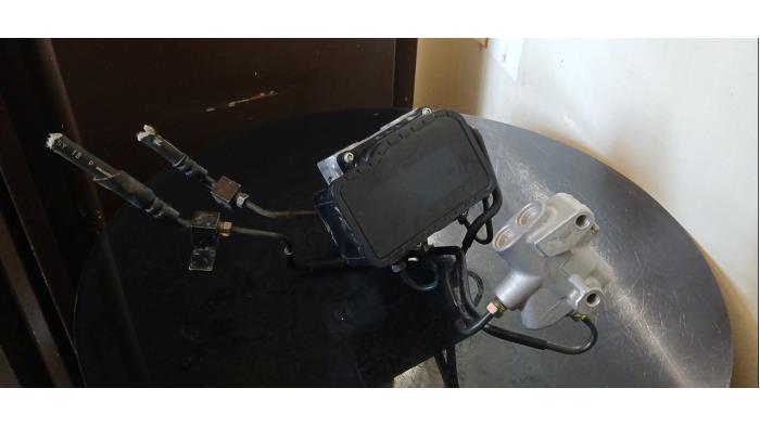 Usagé Bloc ABS Honda Jazz (GE6/GE8/GG/GP) 1.4 VTEC 16V Prix € 150,00 Règlement à la marge proposé par Umit Sloperij