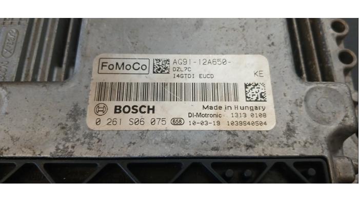 Engine management computer from a Ford Mondeo IV Wagon 2.0 Ecoboost SCTi 16V 2010