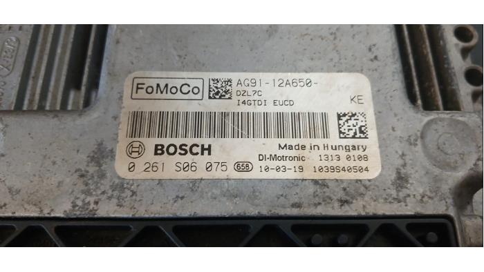 Engine management computer from a Ford Mondeo IV Wagon 2.0 Ecoboost SCTi 16V 2010