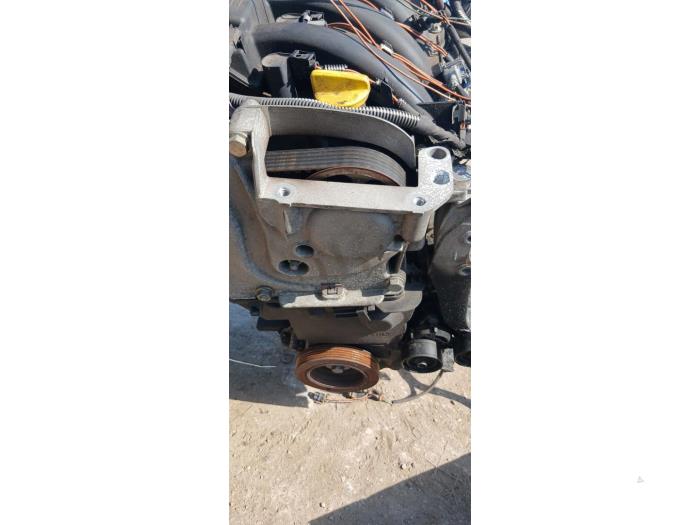 Motor van een Renault Scénic I (JA) 1.6 16V Bifuel 2003