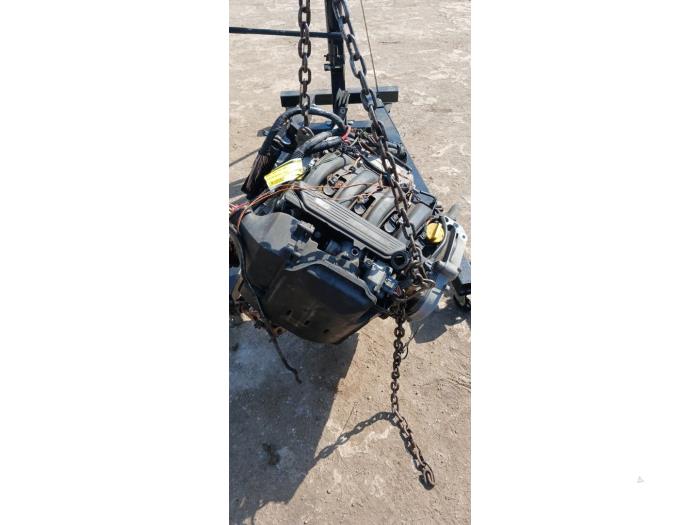 Usados Motor Renault Scénic I (JA) 1.6 16V Bifuel Precio € 600,00 Norma de margen ofrecido por Umit Sloperij