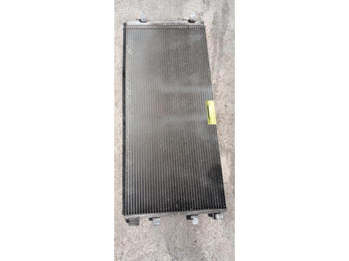Usagé Condenseur de climatisation Renault Master III (FV) 2.3 dCi 145 16V FWD Prix € 100,00 Règlement à la marge proposé par Umit Sloperij