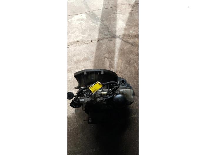 Gebrauchte Getriebe Renault Master III (FV) 2.3 dCi 170 16V FWD Preis € 1.500,00 Margenregelung angeboten von Umit Sloperij