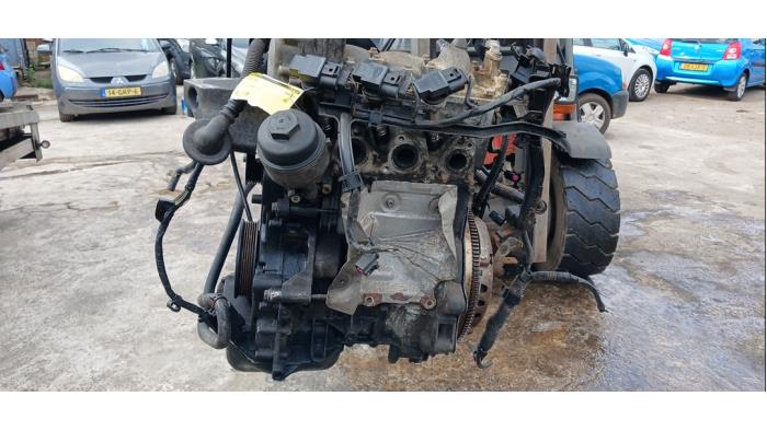 Używane Silnik Volkswagen Polo IV (9N1/2/3) 1.2 Cena € 300,00 Procedura marży oferowane przez Umit Sloperij
