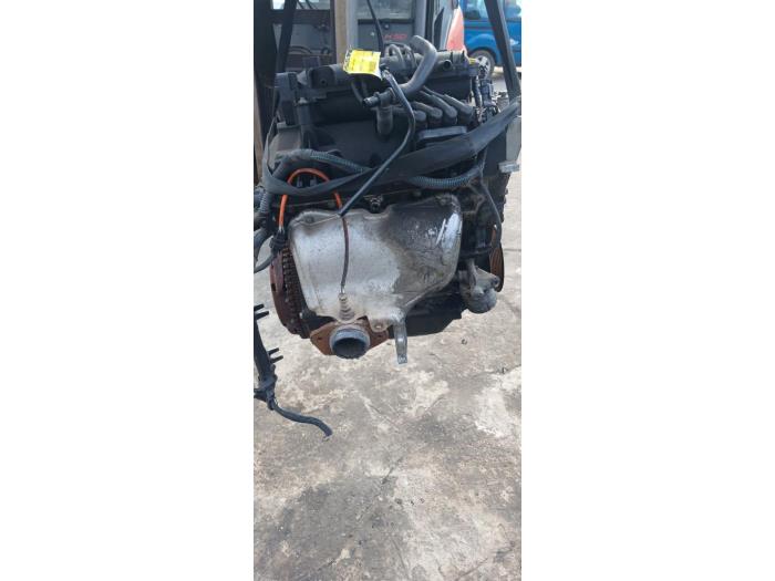 Usagé Moteur Renault Clio IV (5R) 1.2 16V Prix € 600,00 Règlement à la marge proposé par Umit Sloperij